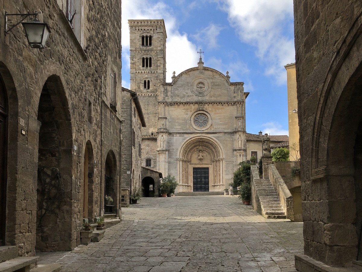 Acquapendente: la Via Francigena e la Basilica del Santo Sepolcro