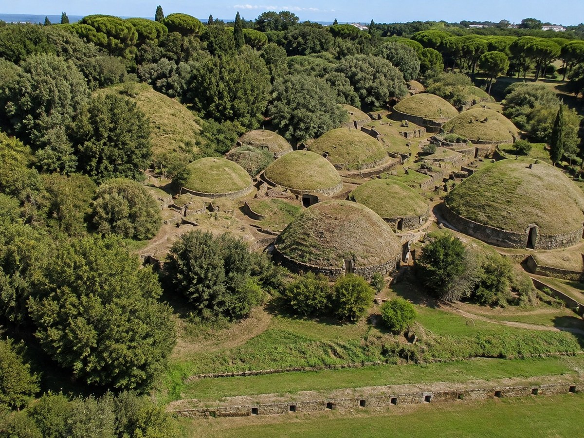 Cerveteri: la Necropoli della Banditaccia, una città costruita per i morti