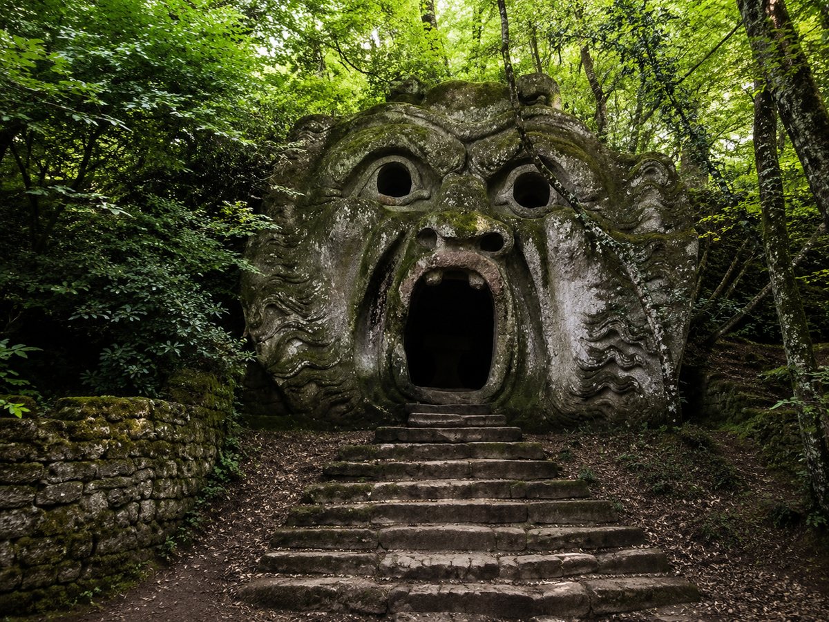 Bomarzo: il Sacro Bosco e i mostri scolpiti nella roccia