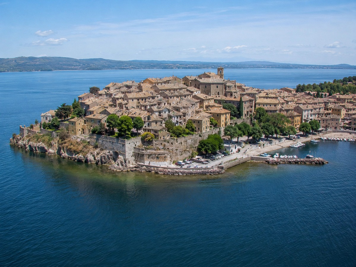 Capodimonte: il borgo sul promontorio del Lago di Bolsena