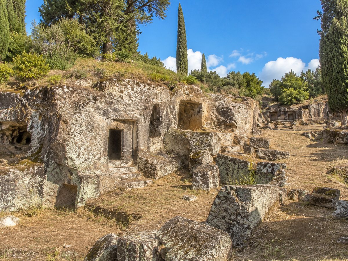 Blera: Grotta Pinta, il Terrone e le tombe monumentali nel tufo