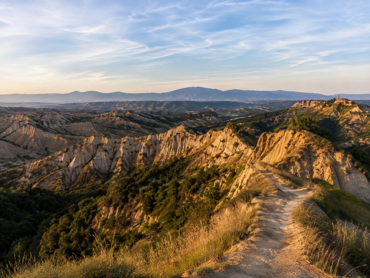 Valle dei Calanchi: passeggiare nel paesaggio di Civita di Bagnoregio